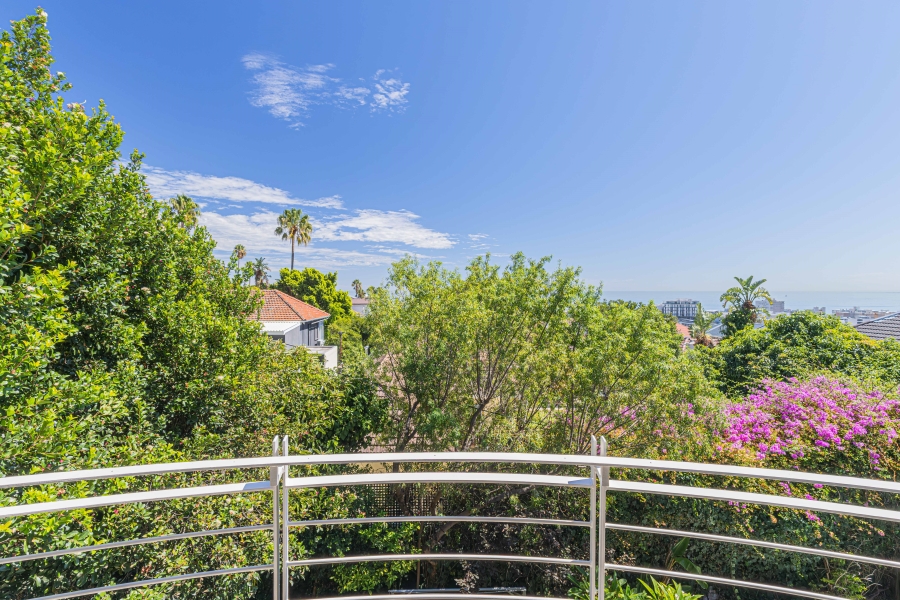 4 Bedroom Property for Sale in Fresnaye Western Cape